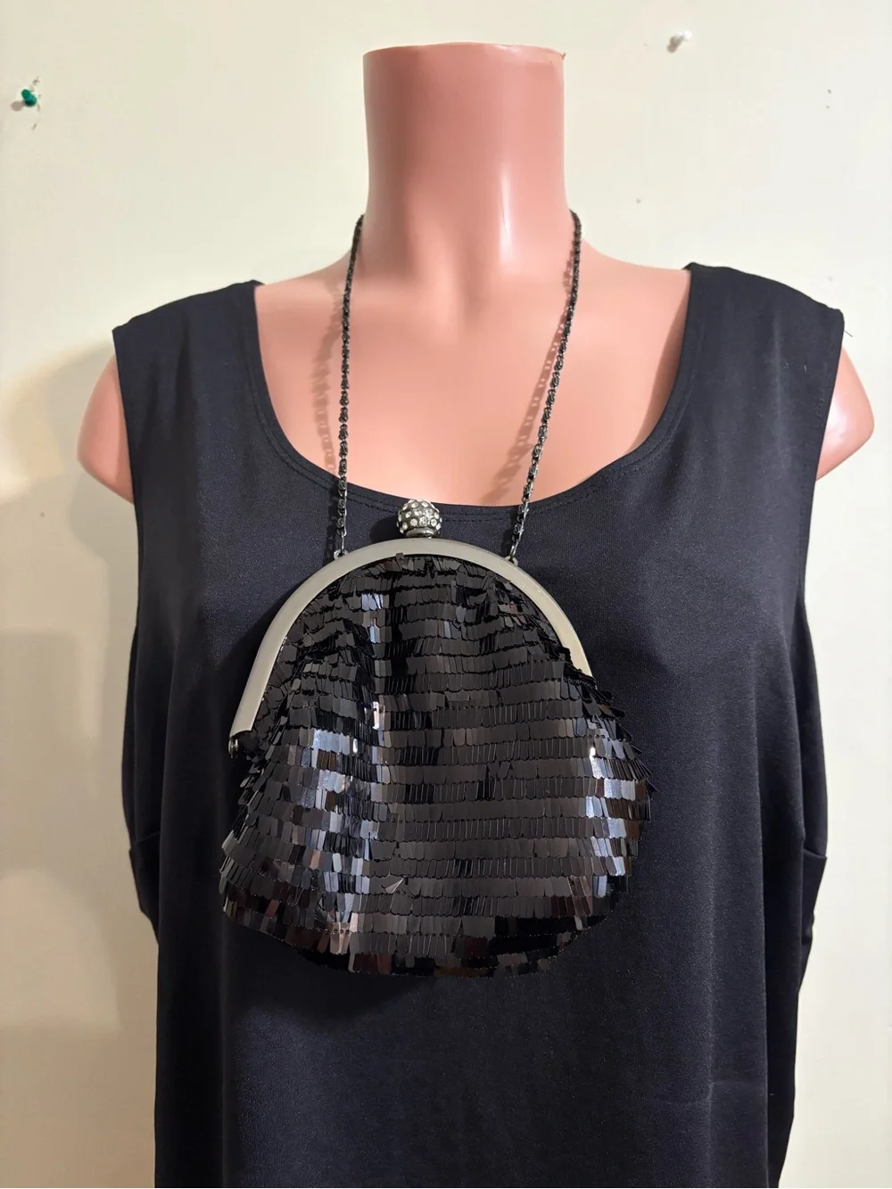 Jessica McClintock black sequin Evening handbag Elegant classy chain handle